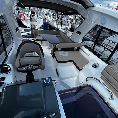 Trim Nautica Charter *