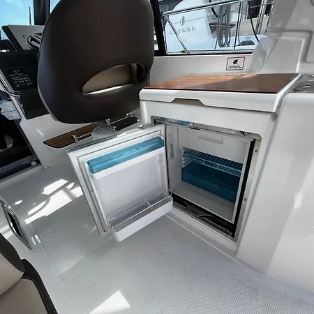 Πλωτό κατάλυμα Trim Nautica Charter