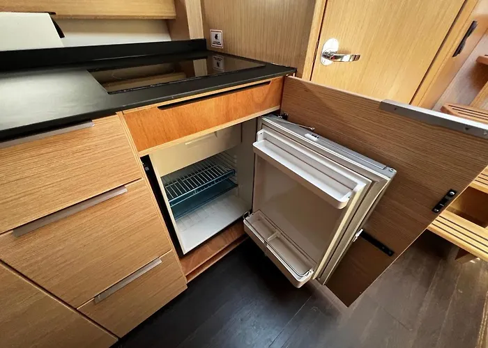 Trim Nautica Charter