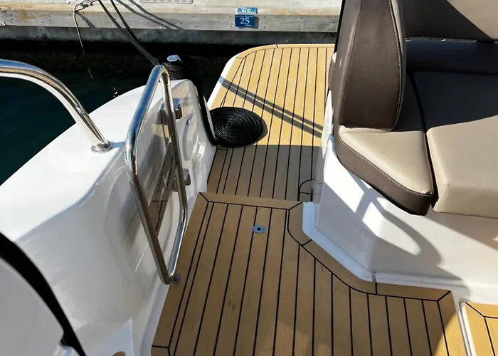 Trim Nautica Charter