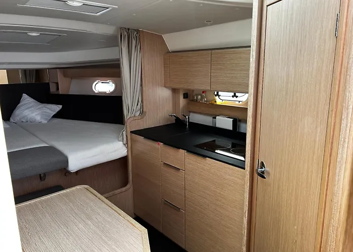 Trim Nautica Charter *