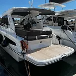Trim Nautica Charter Botel *