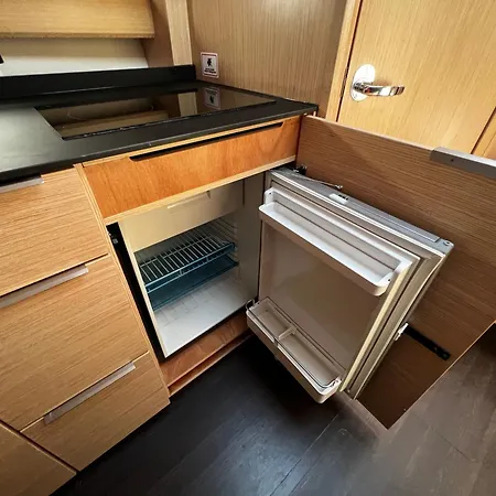 Trim Nautica Charter ספינת מלון