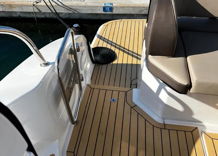 Trim Nautica Charter *