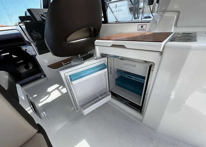 ספינת מלון Trim Nautica Charter